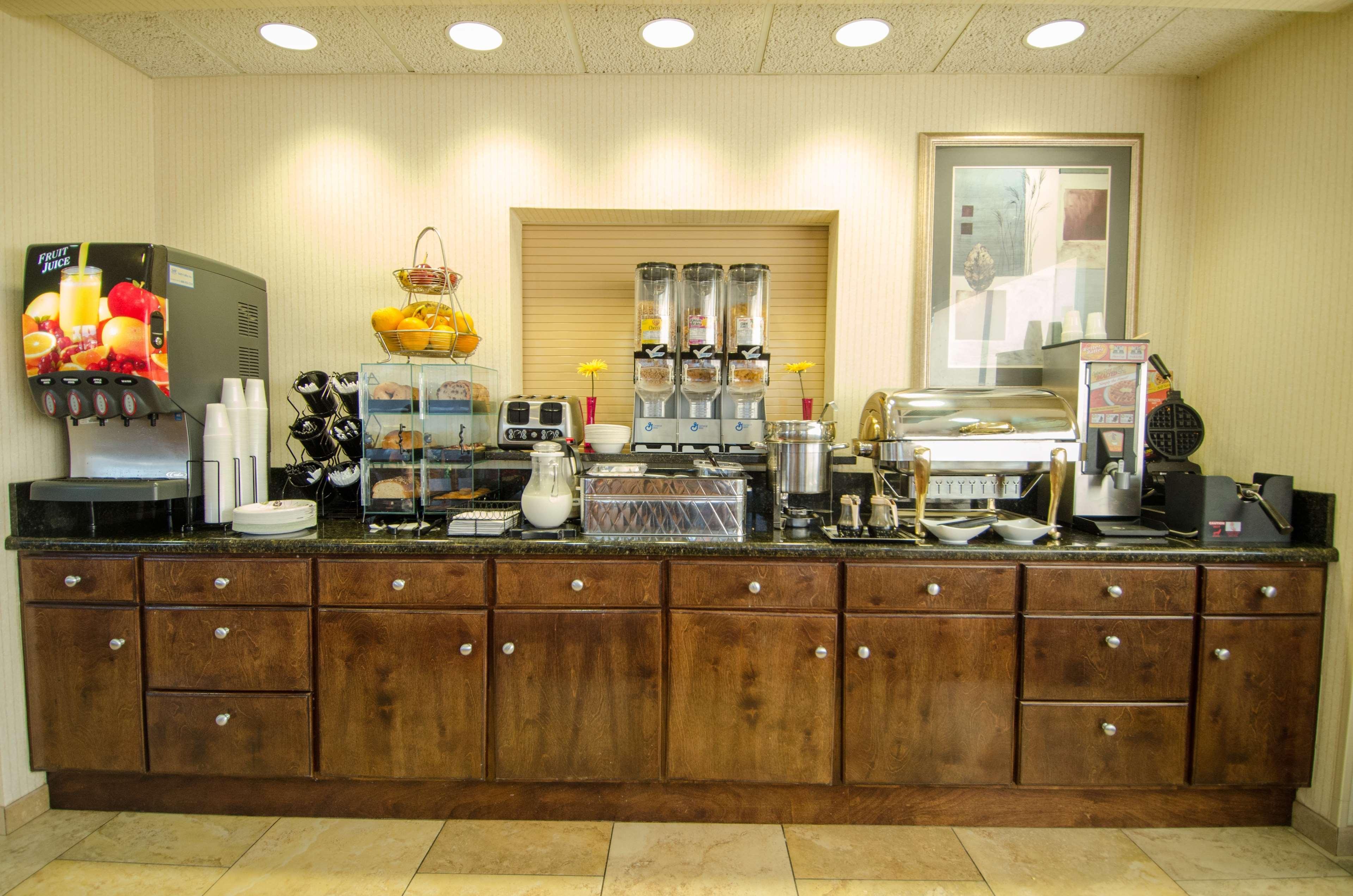 Best Western Plus Castlerock Inn & Suites Bentonville Dış mekan fotoğraf